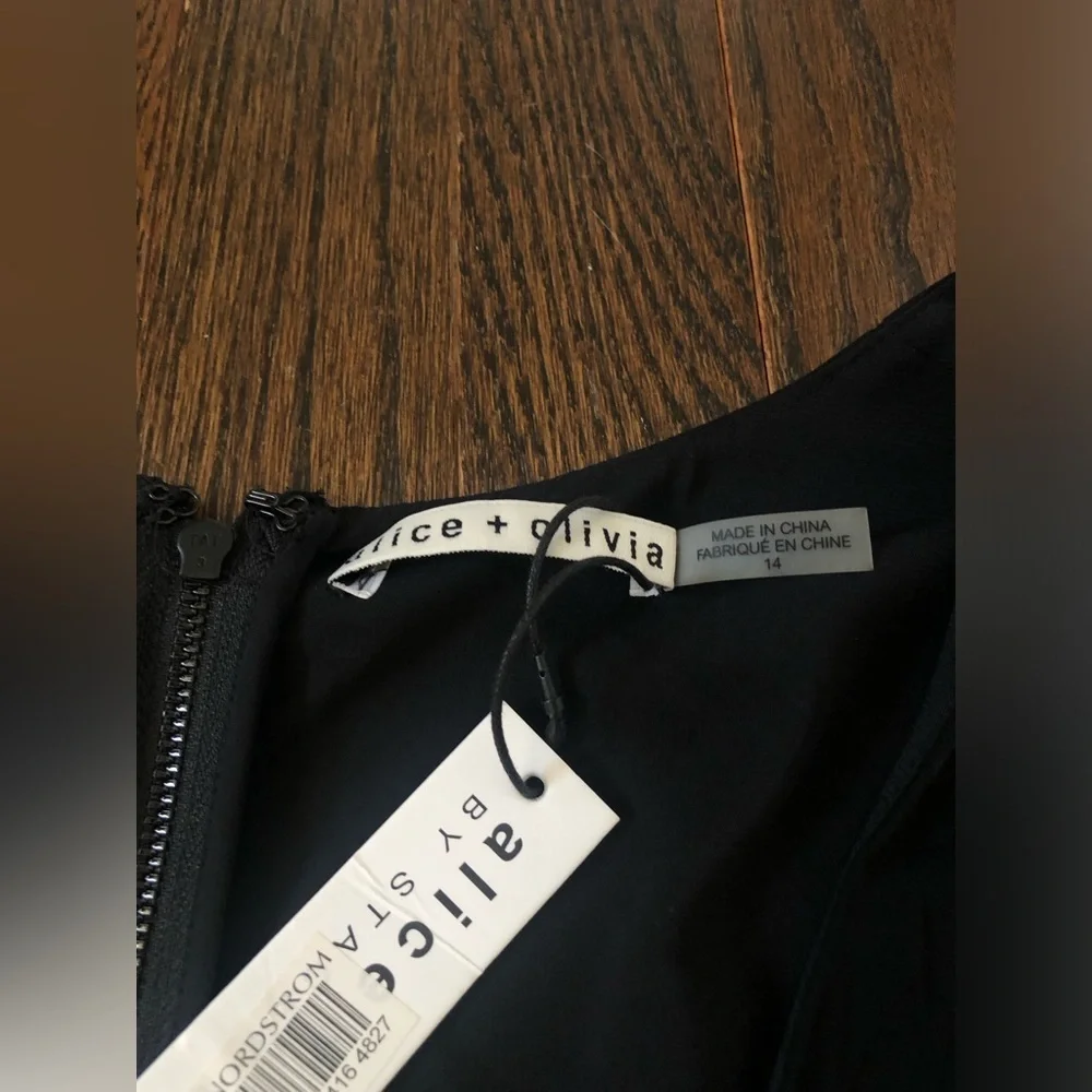 Alice + Olivia Women’s 14 Black Sinclair Cowl Neck Long-Sleeved Romper - NWT! - Picture 7 of 16